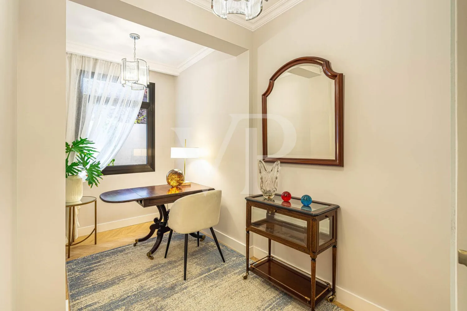 Elegante Villa modernizada en San Eugenio con vistas al mar