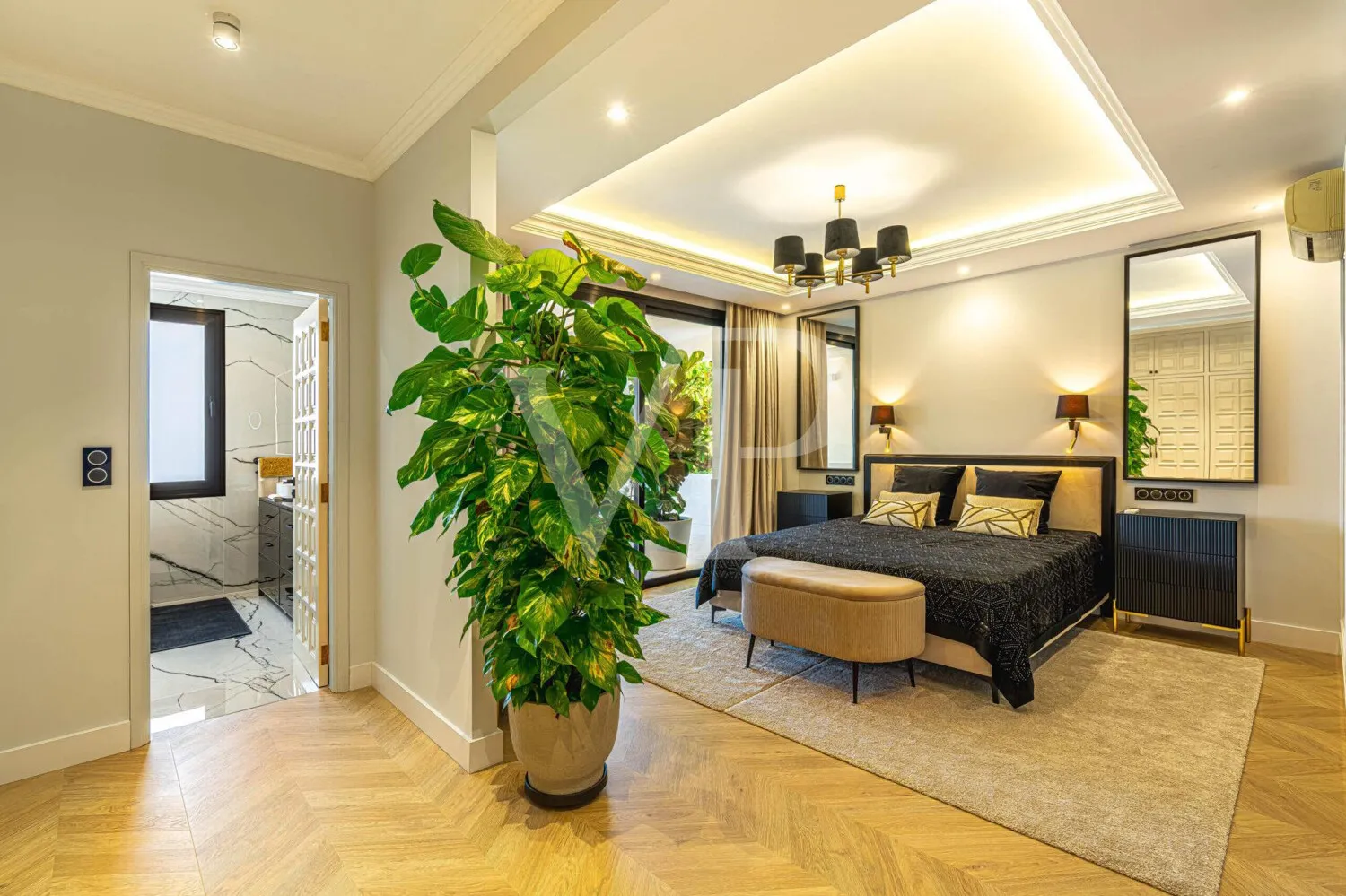 Elegante Villa modernizada en San Eugenio con vistas al mar