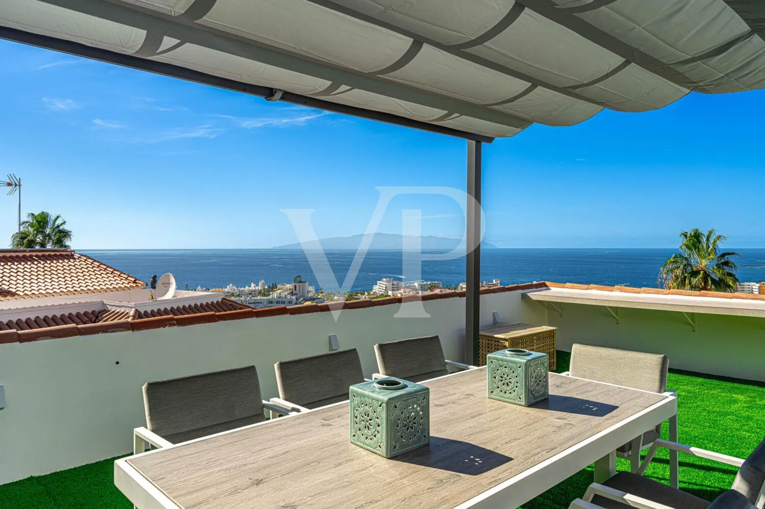 Elegante Villa modernizada en San Eugenio con vistas al mar