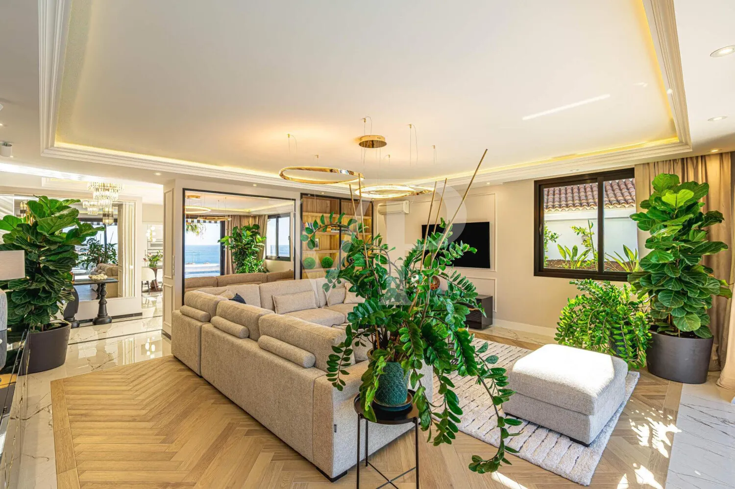 Elegante Villa modernizada en San Eugenio con vistas al mar