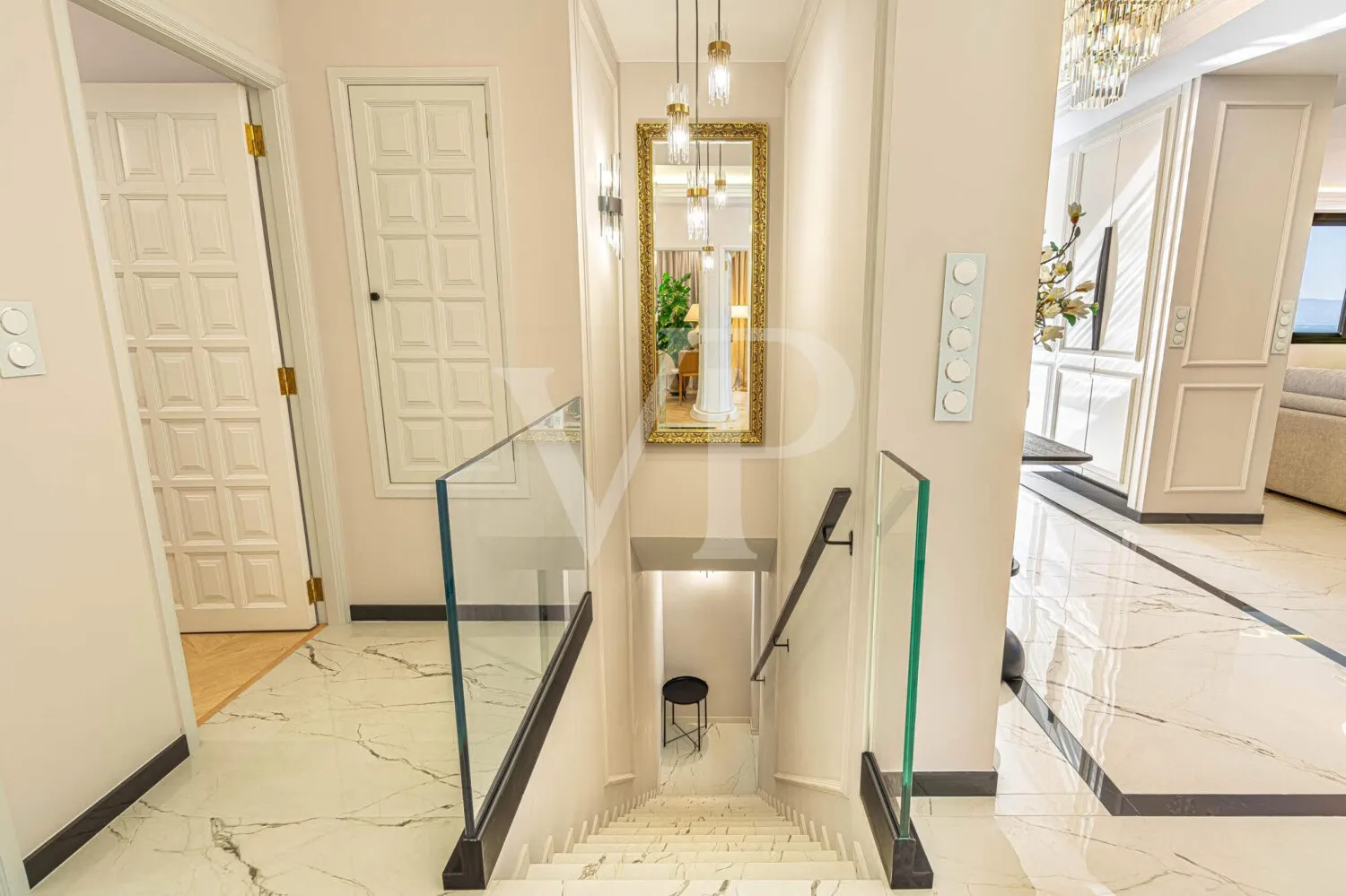 Elegante Villa modernizada en San Eugenio con vistas al mar