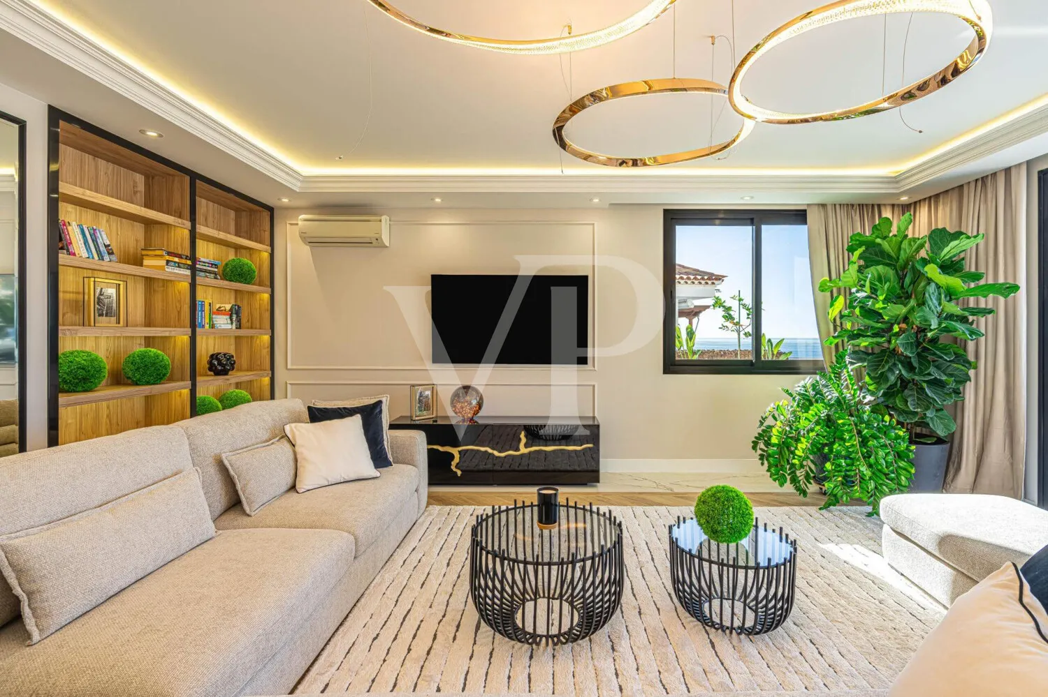 Elegante Villa modernizada en San Eugenio con vistas al mar