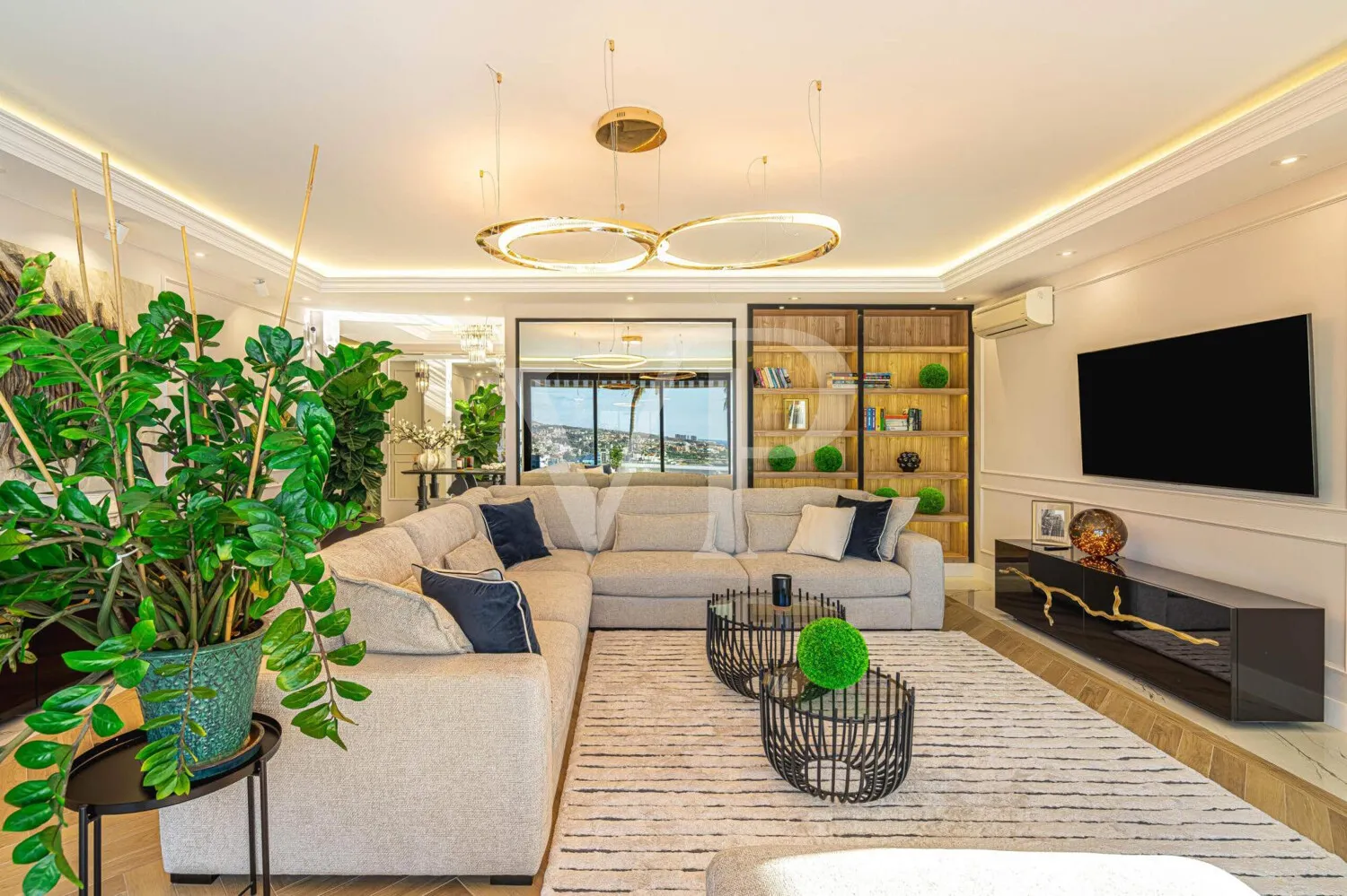 Elegante Villa modernizada en San Eugenio con vistas al mar