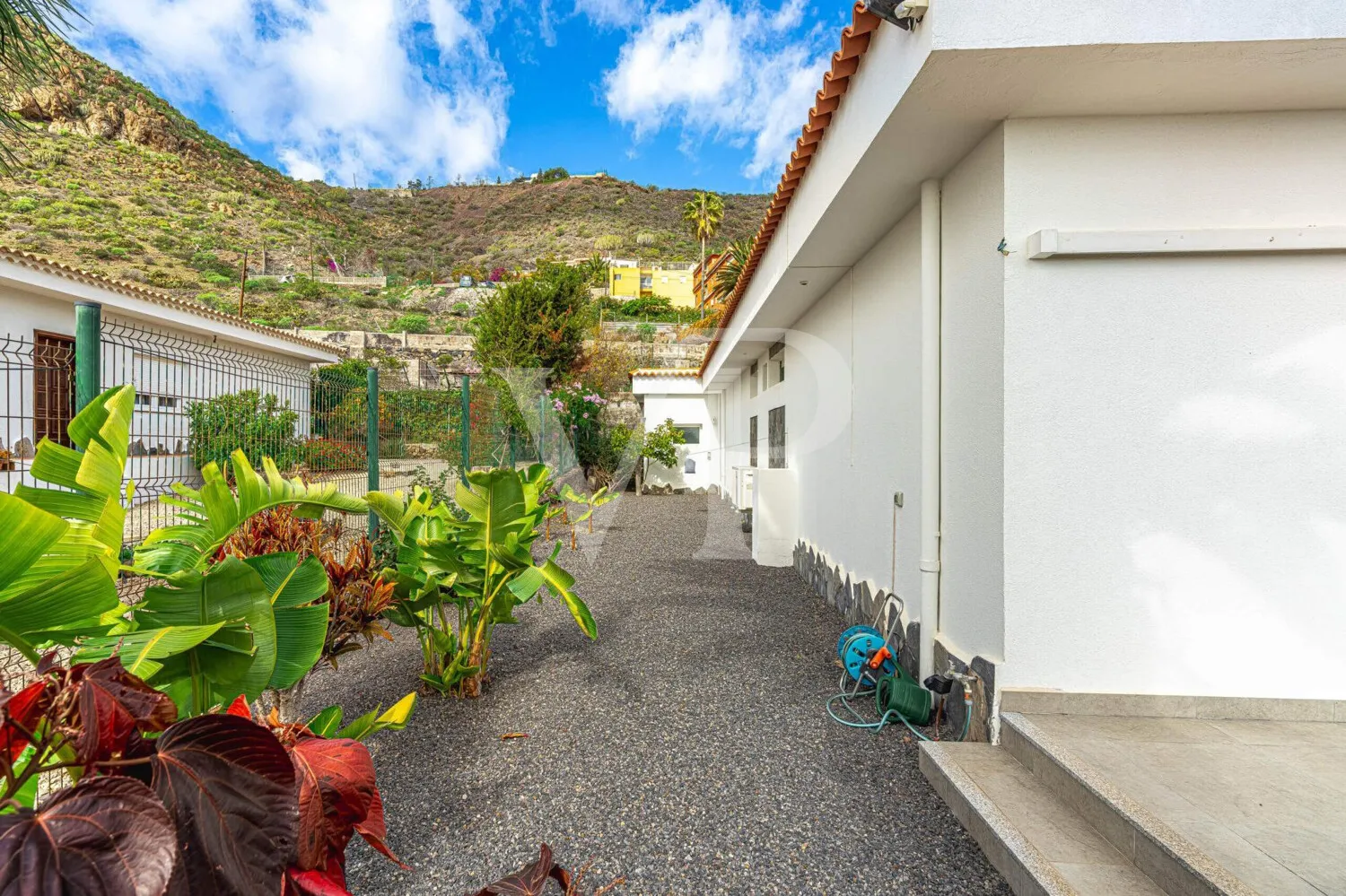 Tranquilidad, Vistas al Mar y Confort – Casa Unifamiliar en el Sur de Tenerife