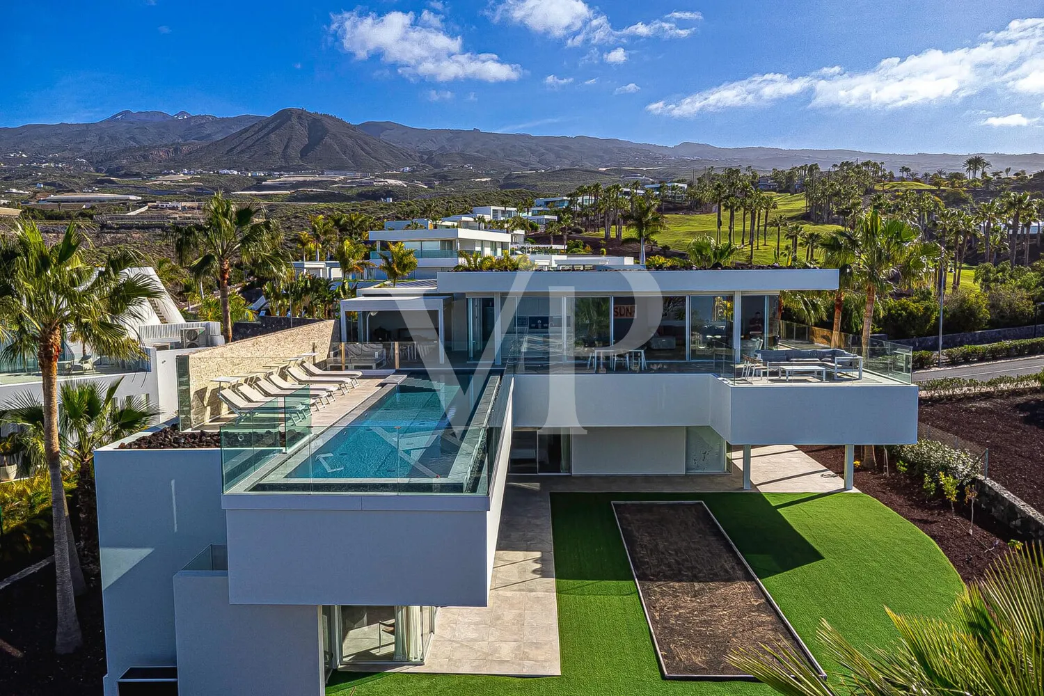 Arquitectura y Océano en Perfecta Armonía – Villa de diseño en Abama