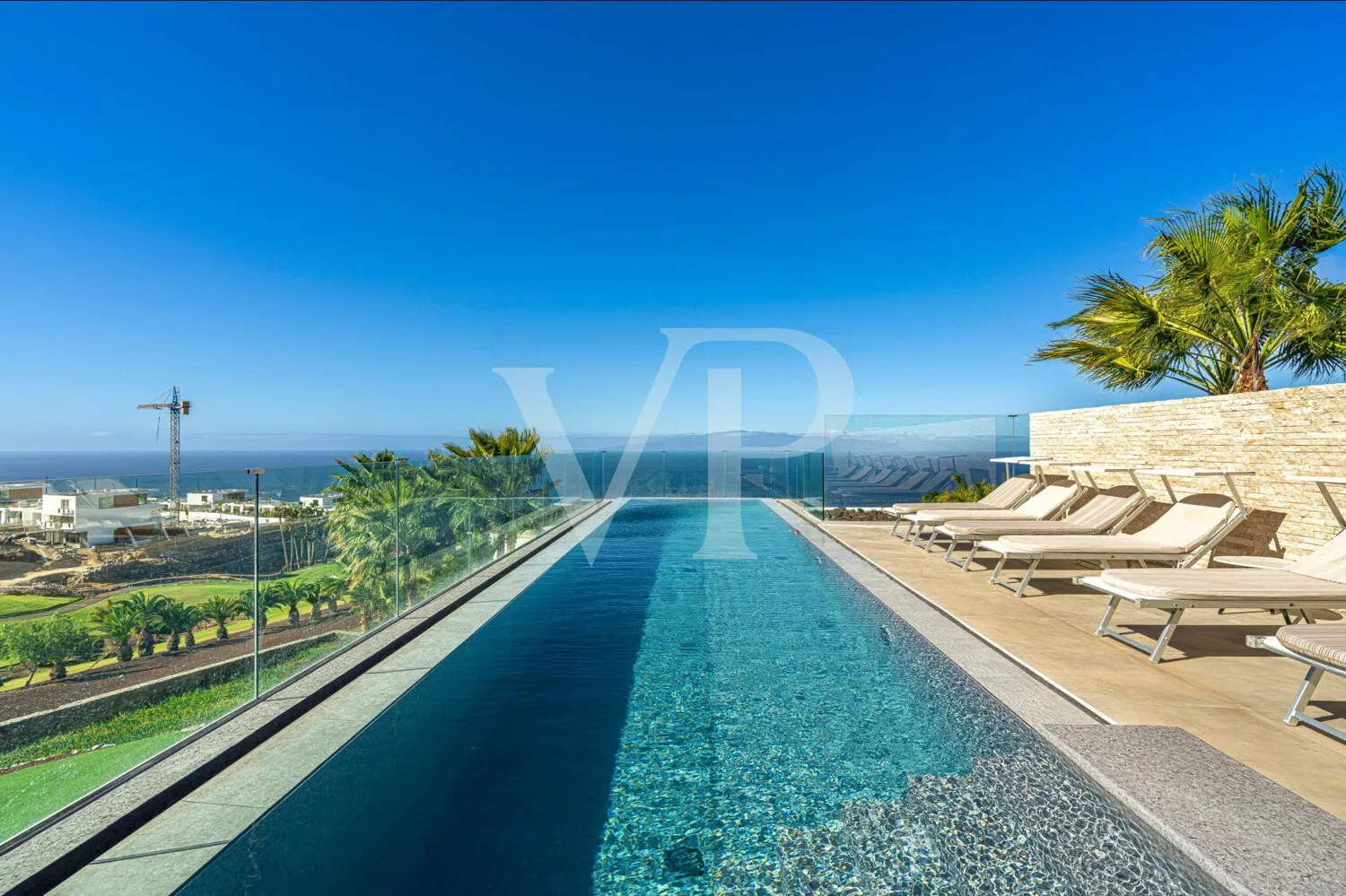 Arquitectura y Océano en Perfecta Armonía – Villa de diseño en Abama