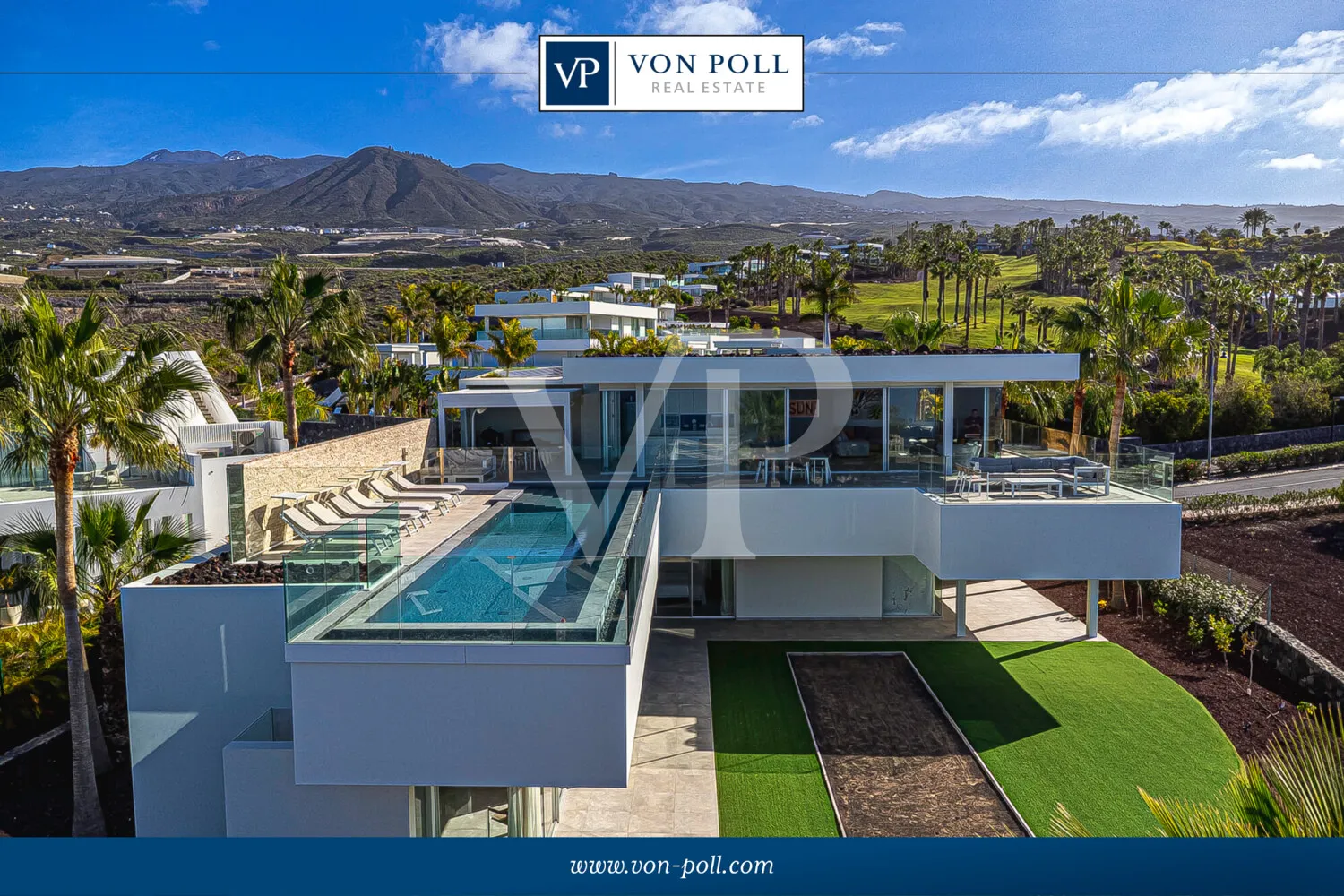 Stunning luxury villa with panoramic views on the frontline of Abama Golf