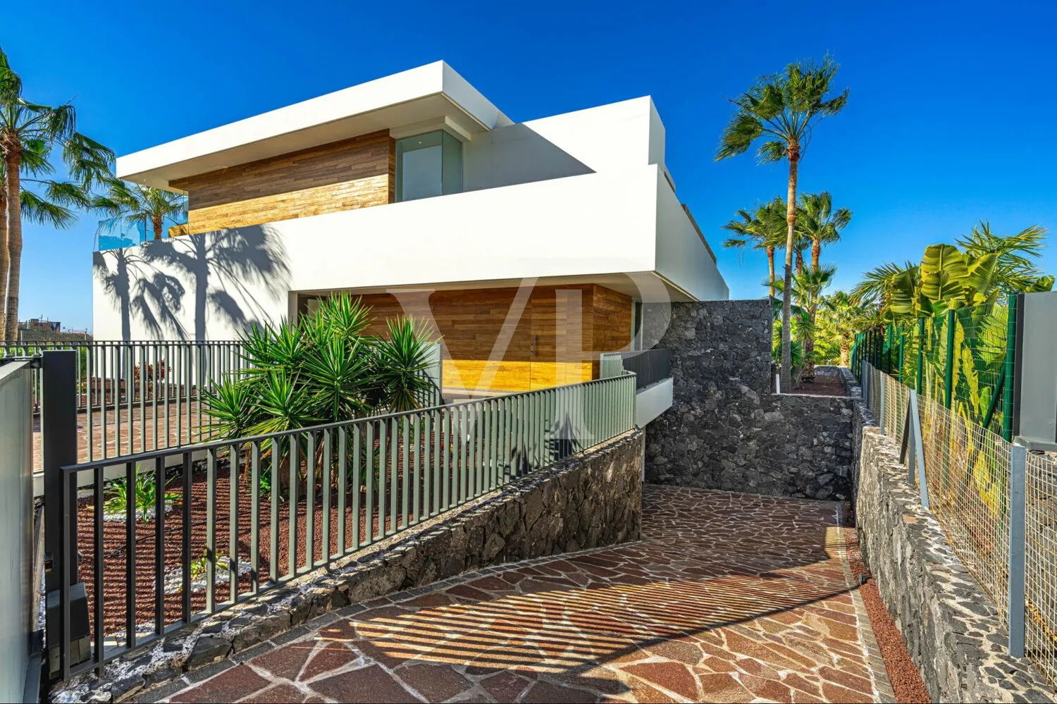 Arquitectura y Océano en Perfecta Armonía – Villa de diseño en Abama