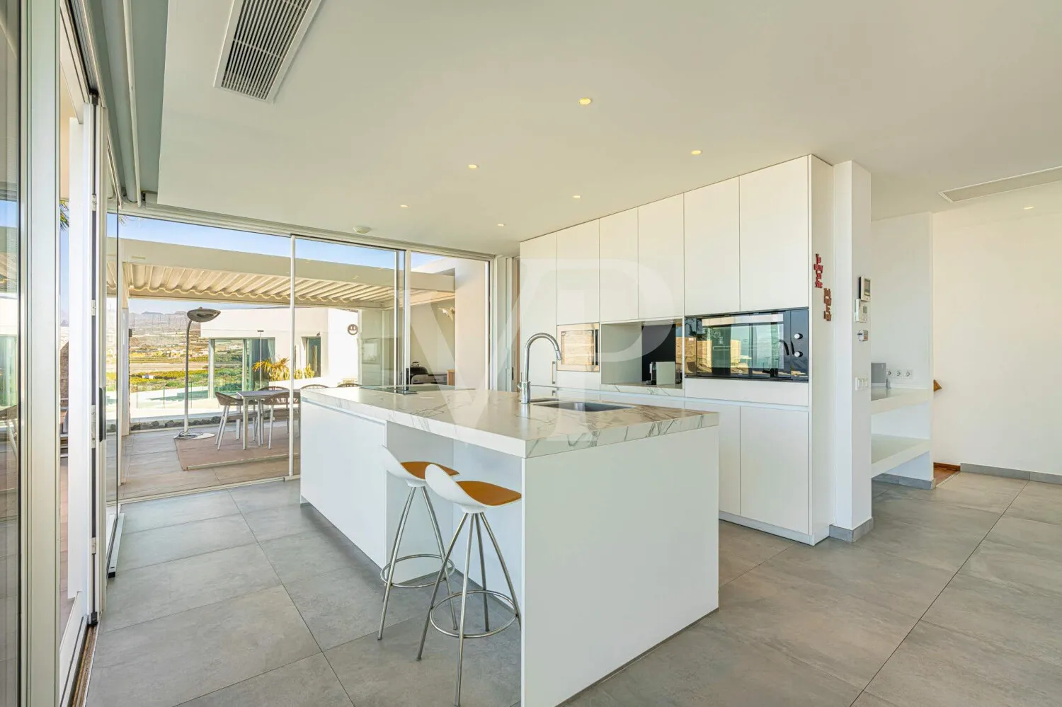 Arquitectura y Océano en Perfecta Armonía – Villa de diseño en Abama