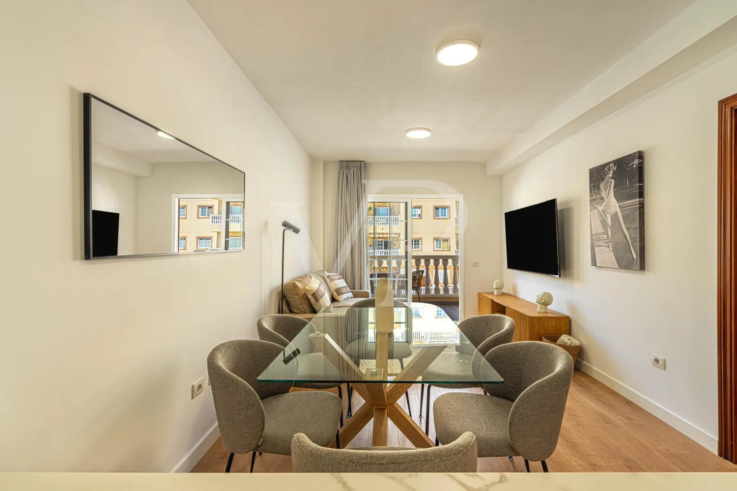 Ático renovado con elegancia en una ubicación tranquila de Palm-Mar