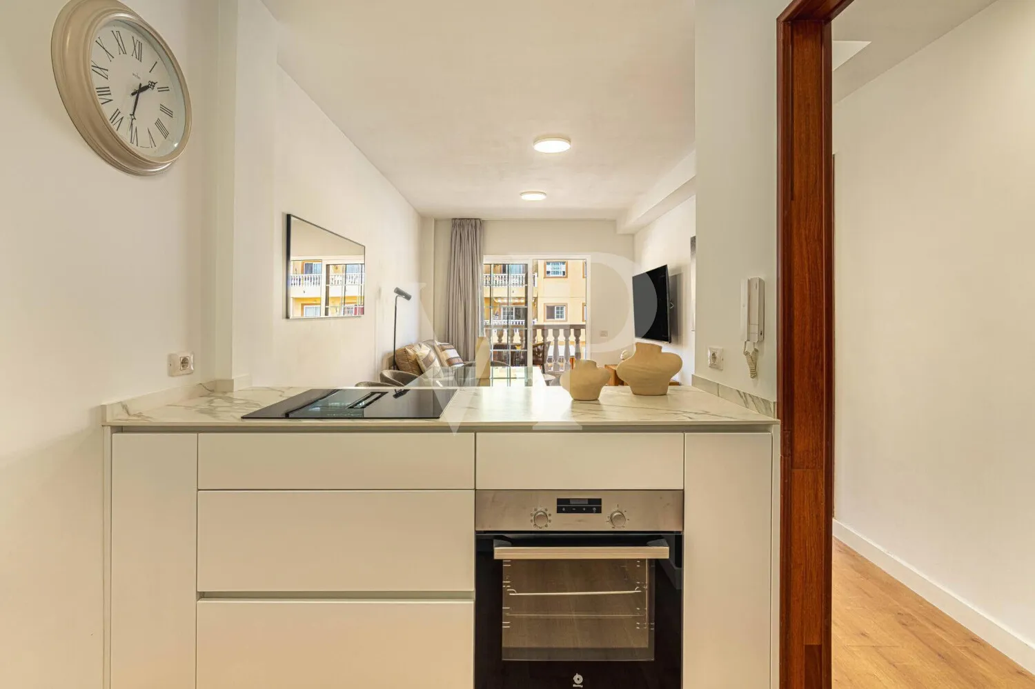 Ático renovado con elegancia en una ubicación tranquila de Palm-Mar