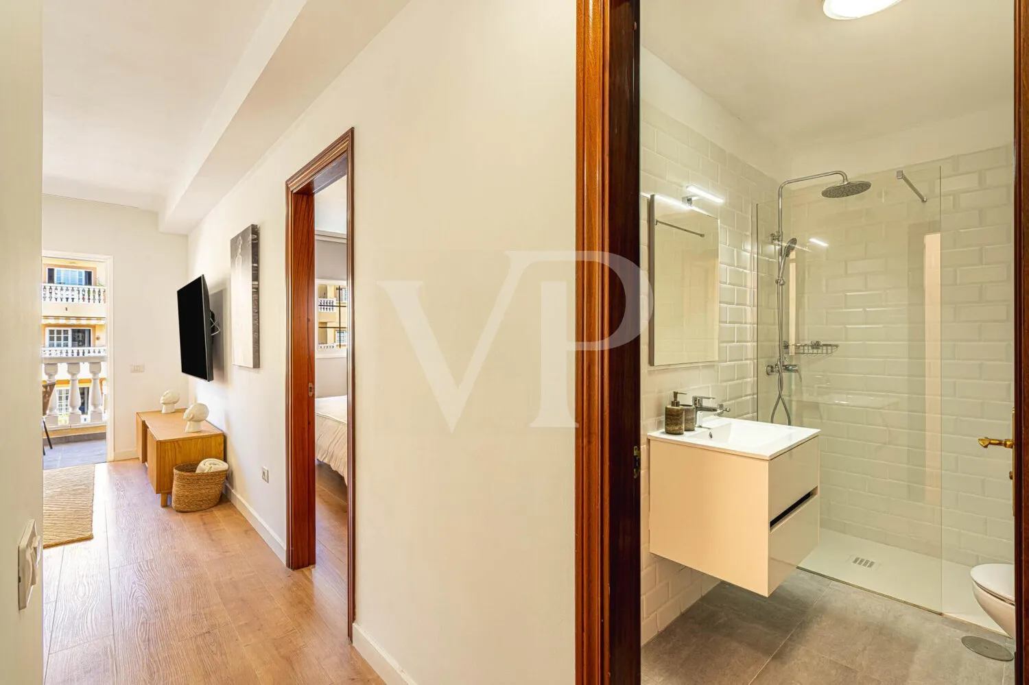 Ático renovado con elegancia en una ubicación tranquila de Palm-Mar