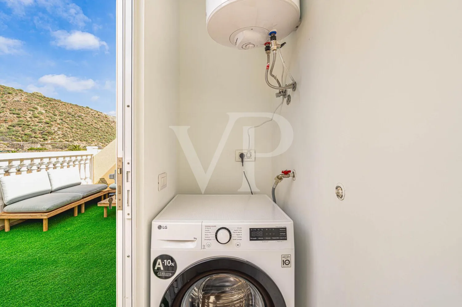 Ático renovado con elegancia en una ubicación tranquila de Palm-Mar