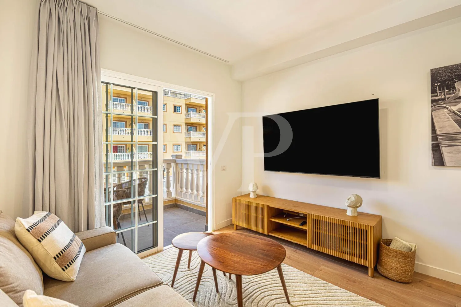 Ático renovado con elegancia en una ubicación tranquila de Palm-Mar