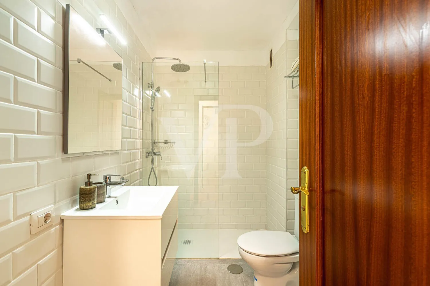 Ático renovado con elegancia en una ubicación tranquila de Palm-Mar