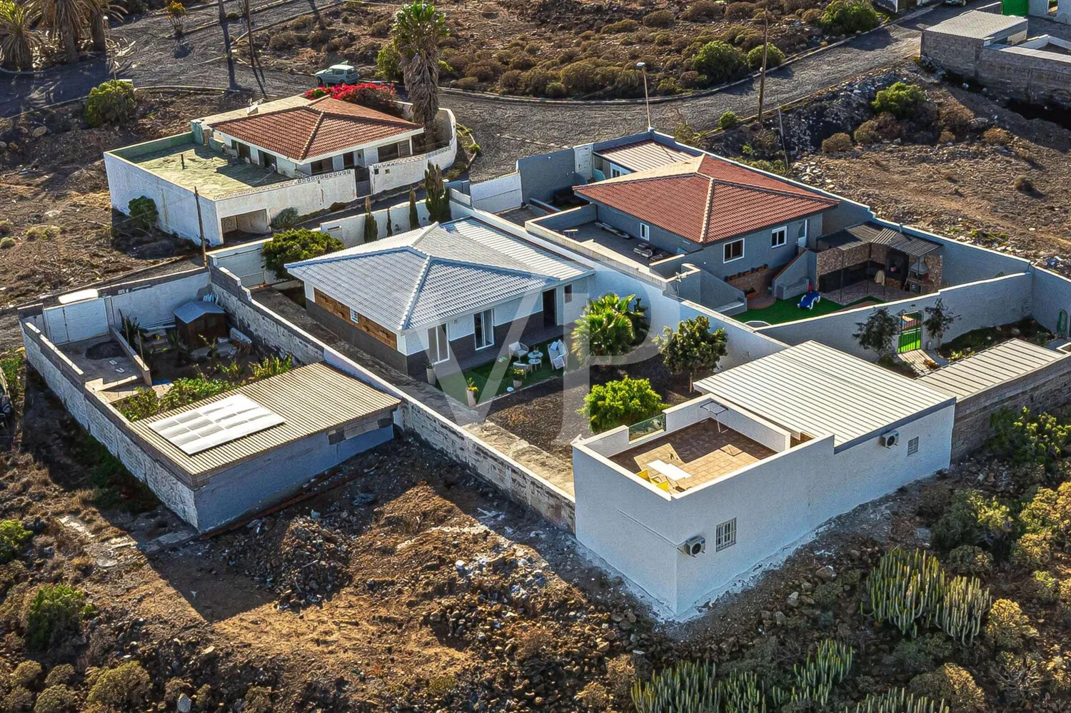 Zwei renovierte Häuser mit Dachterrasse und Meerblick im Südosten Teneriffas