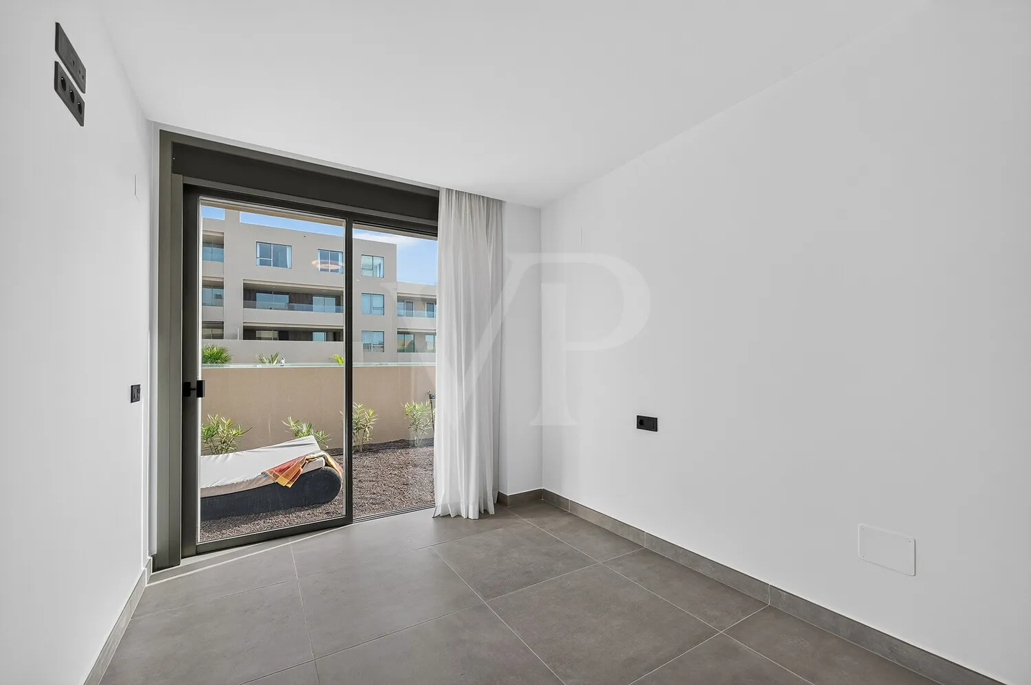 Exclusive Ground Floor Apartment on the Seafront with Stunning Views
