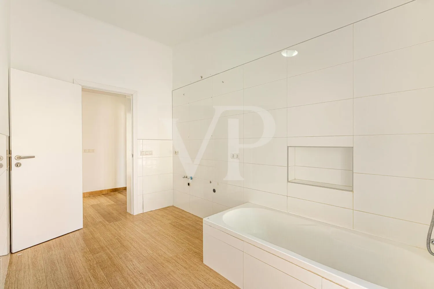 Charmante Villa am Golfplatz mit Innenhof und großem Garten nahe dem Meer