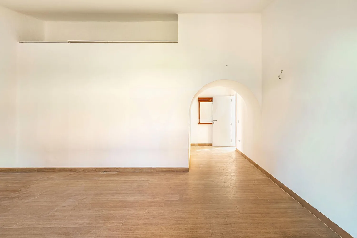 Charmante Villa am Golfplatz mit Innenhof und großem Garten nahe dem Meer