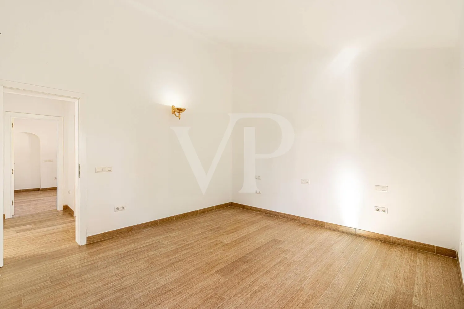 Charmante Villa am Golfplatz mit Innenhof und großem Garten nahe dem Meer