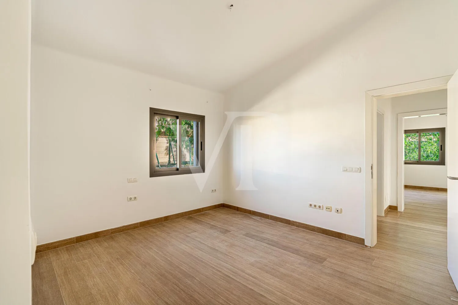 Charmante Villa am Golfplatz mit Innenhof und großem Garten nahe dem Meer