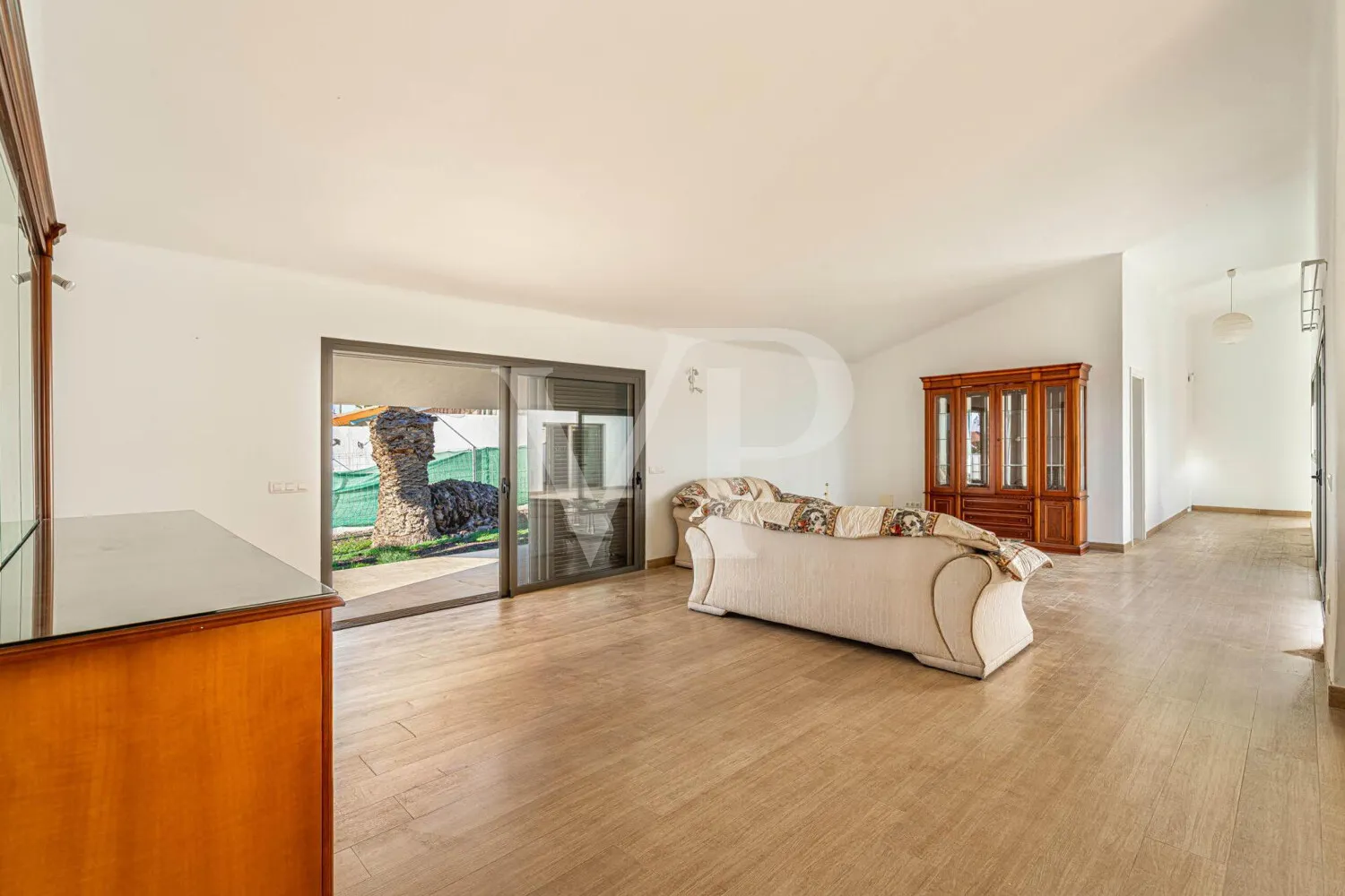 Charmante Villa am Golfplatz mit Innenhof und großem Garten nahe dem Meer