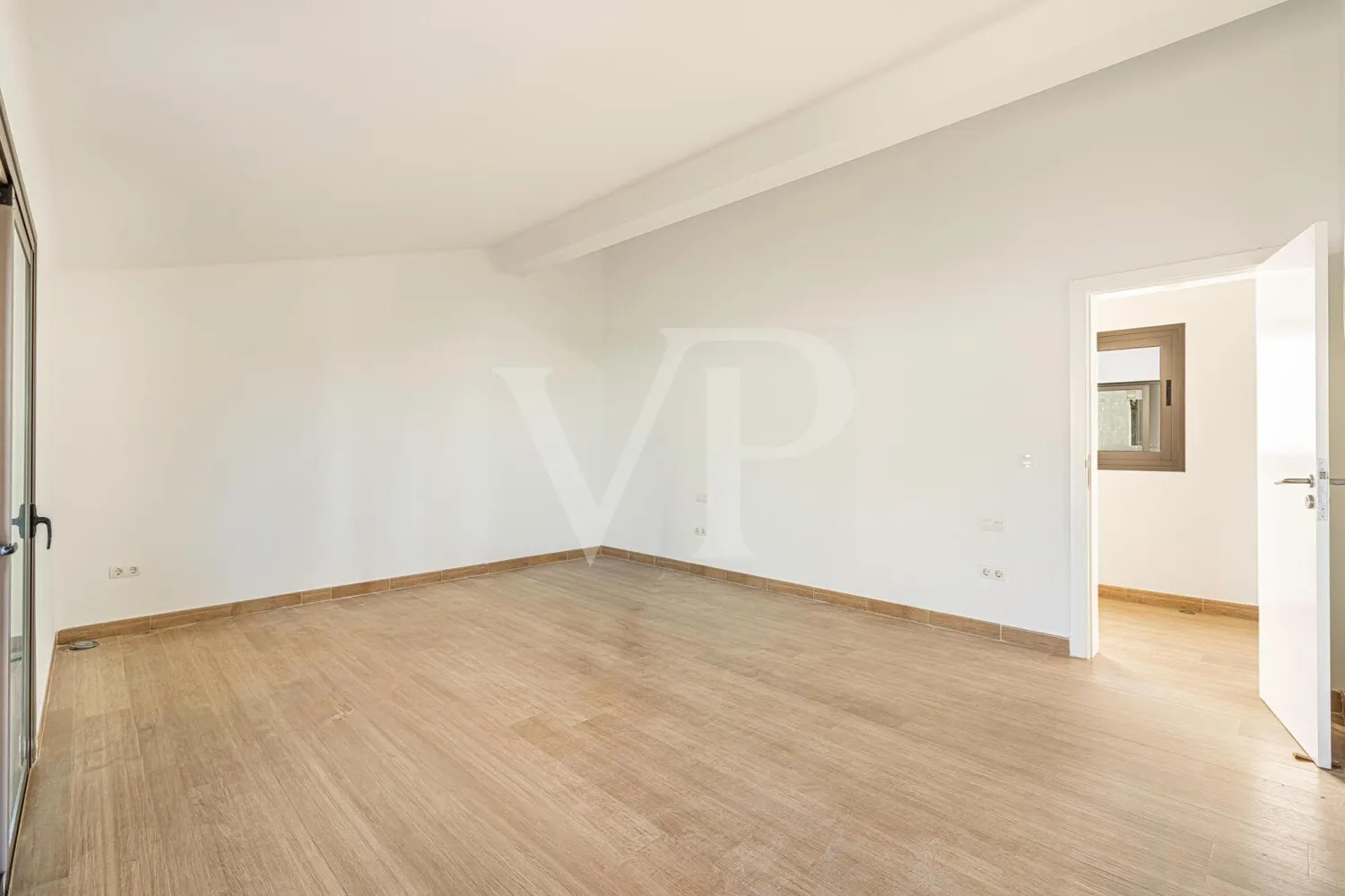 Charmante Villa am Golfplatz mit Innenhof und großem Garten nahe dem Meer