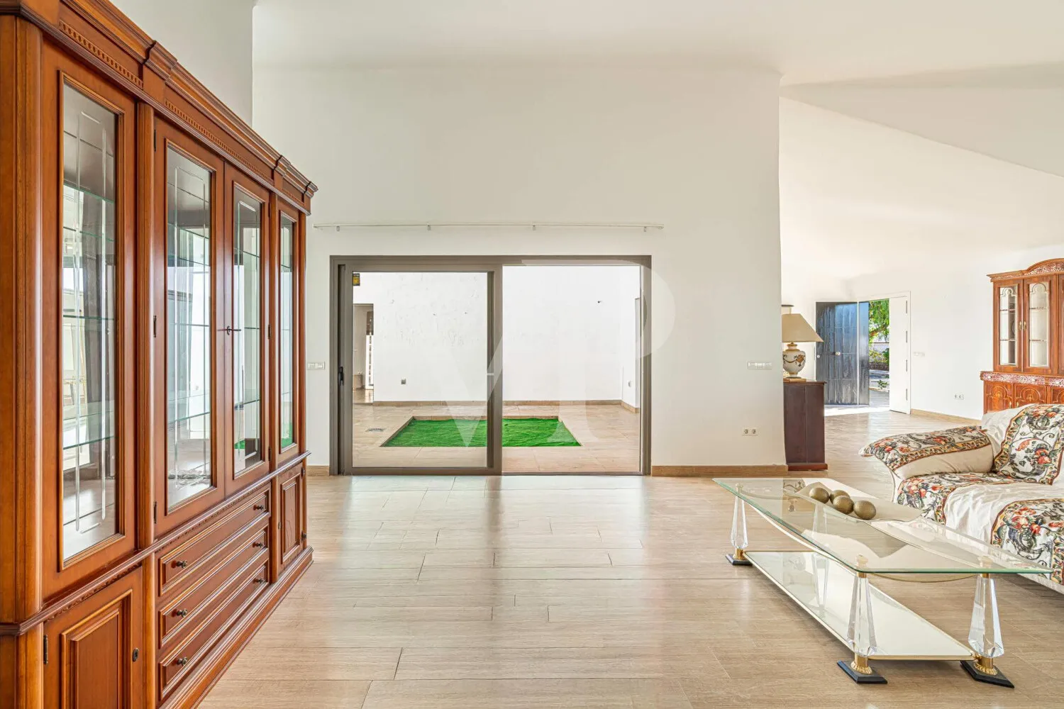Charmante Villa am Golfplatz mit Innenhof und großem Garten nahe dem Meer