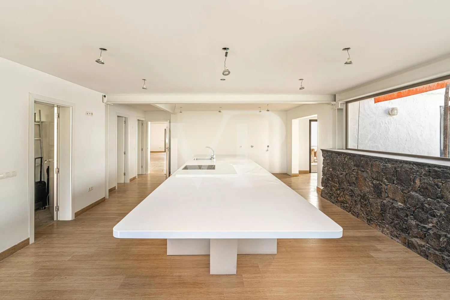 Charmante Villa am Golfplatz mit Innenhof und großem Garten nahe dem Meer