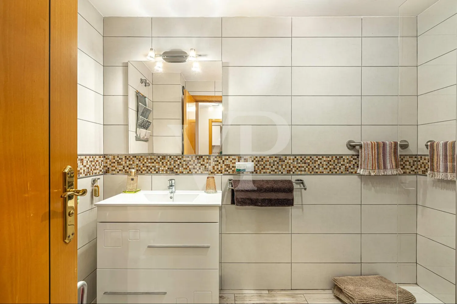 Charmante 2-Zimmer-Wohnung mit Sonnenterrasse, Pool und Garage in El Galeón, Adeje