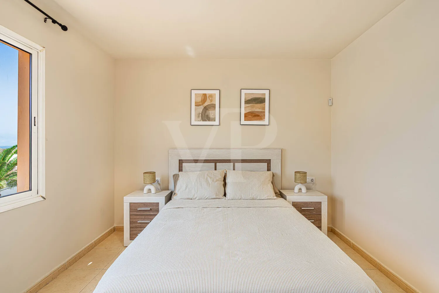 Eckreihenhaus mit großzügigen Terrassen, Privatsphäre in nur wenigen Schritten zum Meer