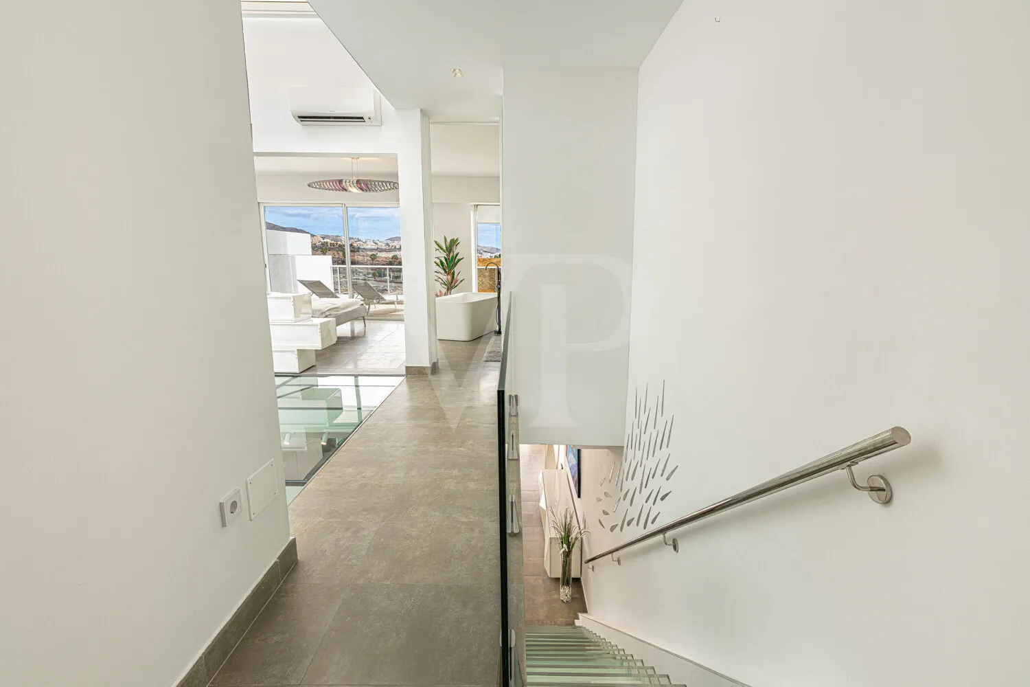 Penthouse with Two Sun Terraces and Open-Plan Living