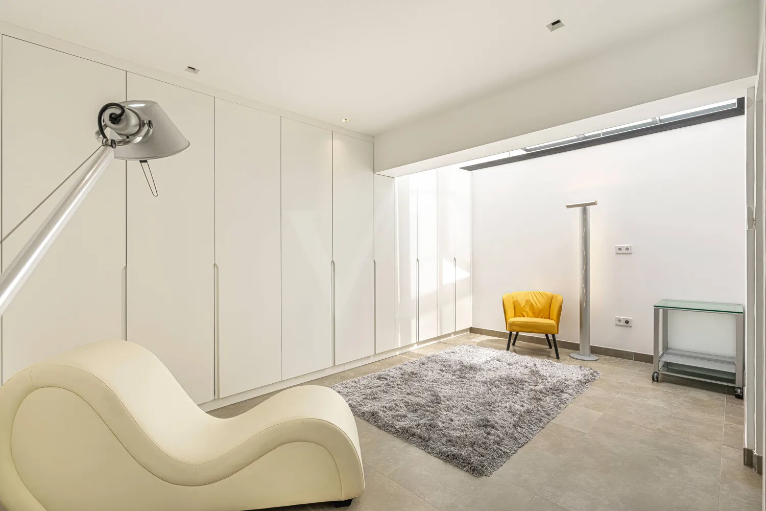 Penthouse with Two Sun Terraces and Open-Plan Living