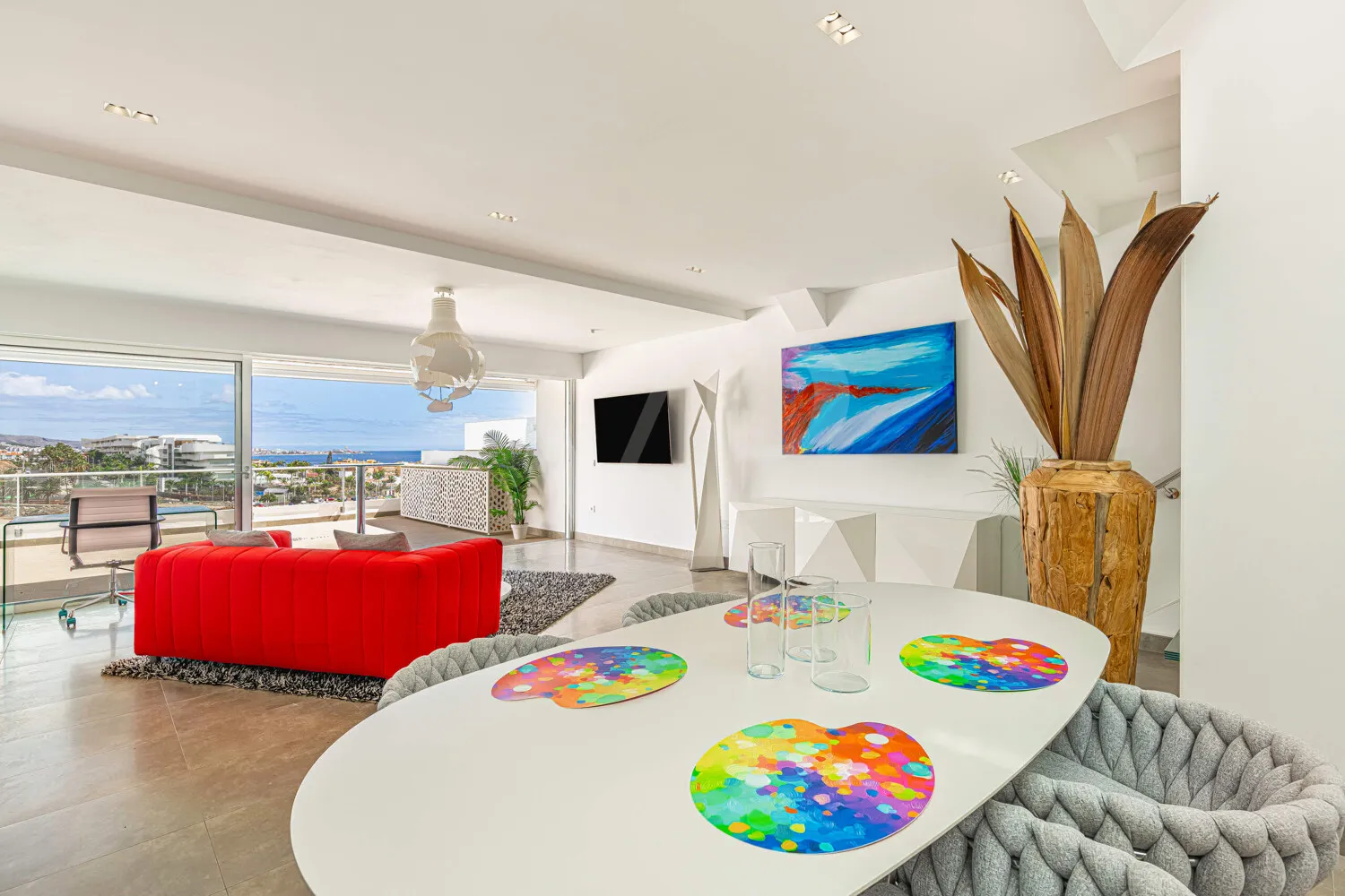 Penthouse with Two Sun Terraces and Open-Plan Living