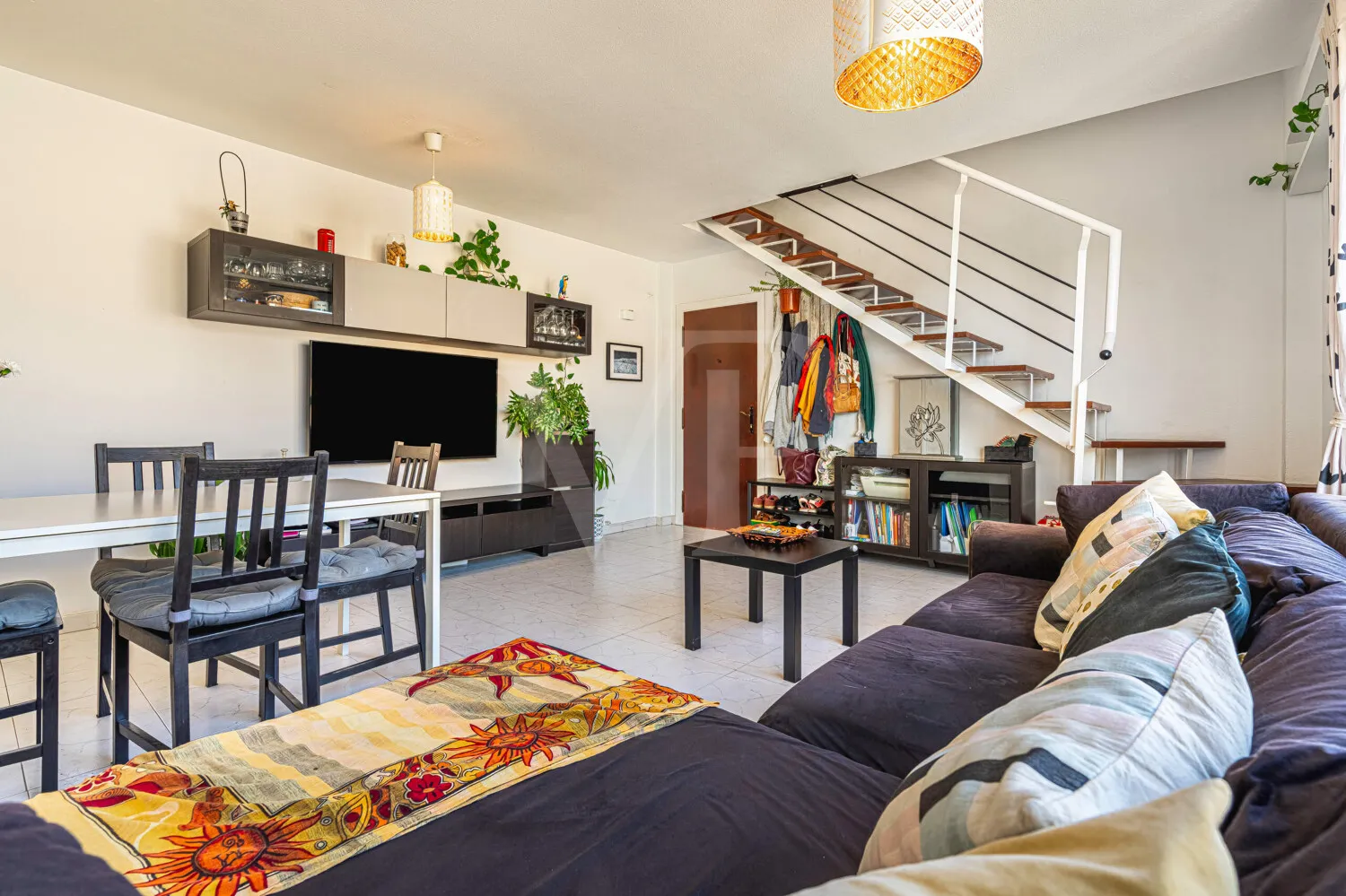 Maisonettewohnung mit großzügiger Dachterrasse und lichtdurchfluteten Wohnbereichen