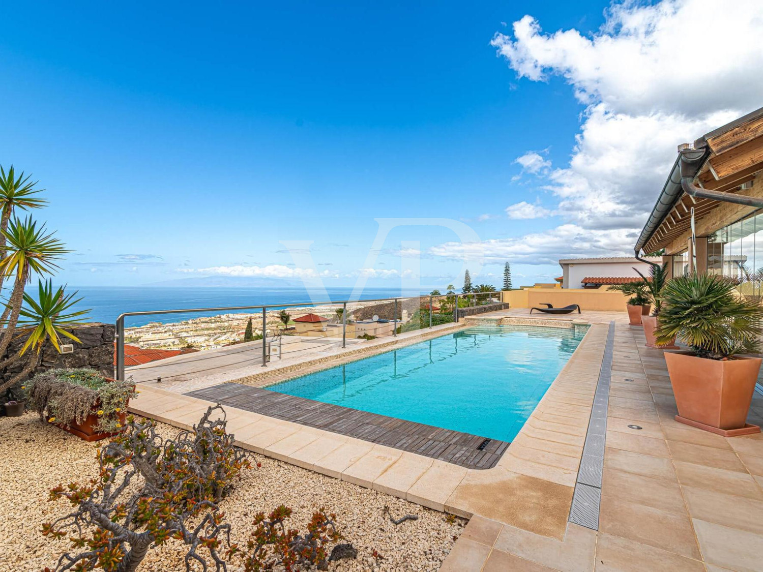 Hervorragende Villa mit Meerblick und Pool in Roque del Conde