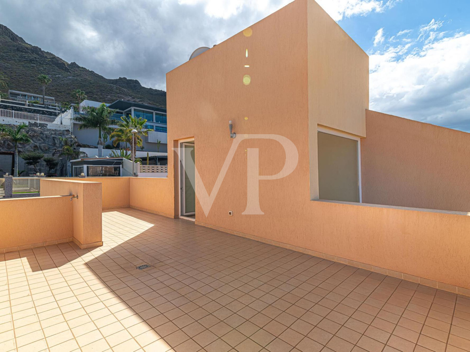 Hervorragende Villa mit Meerblick und Pool in Roque del Conde