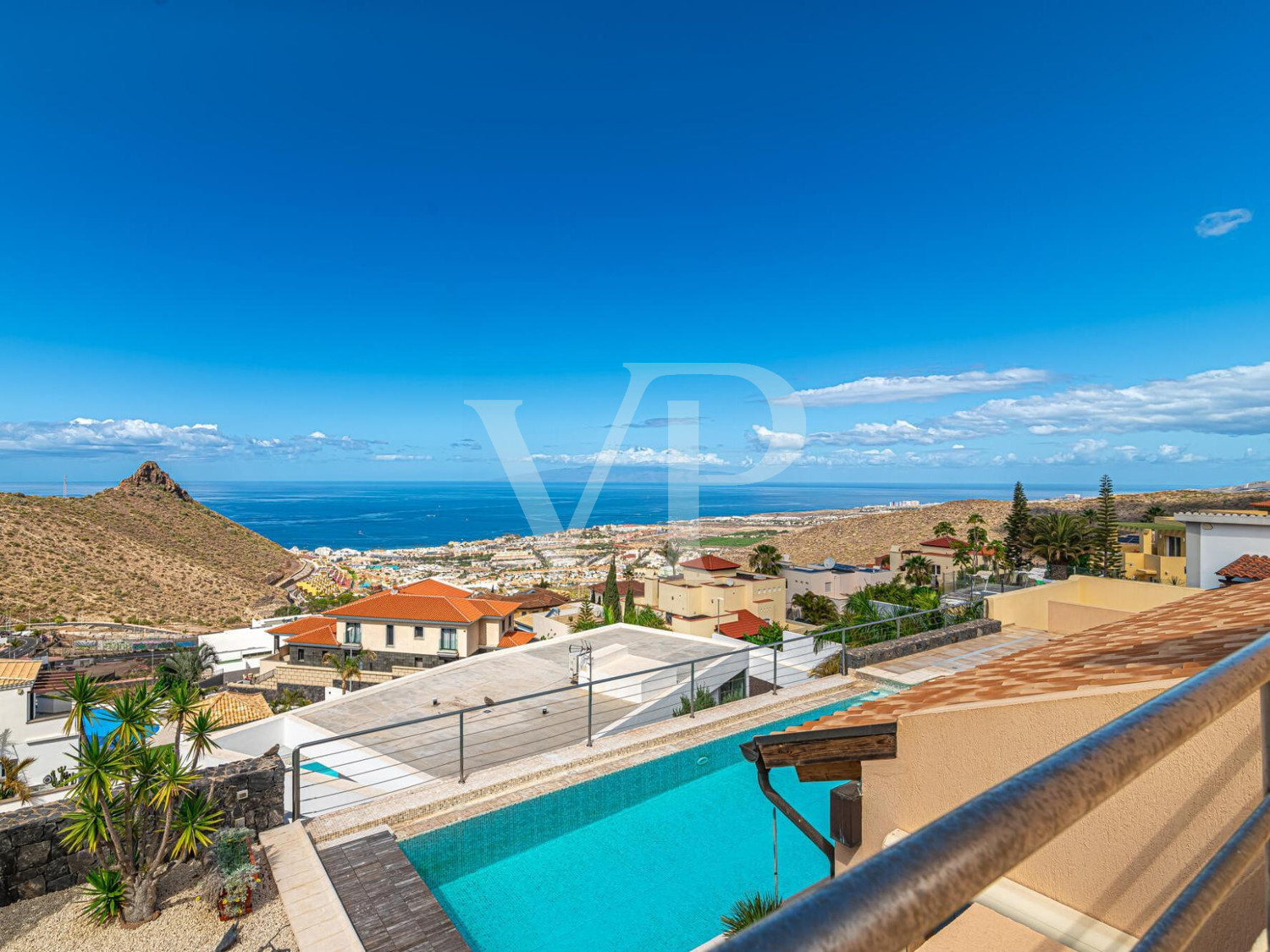 Hervorragende Villa mit Meerblick und Pool in Roque del Conde