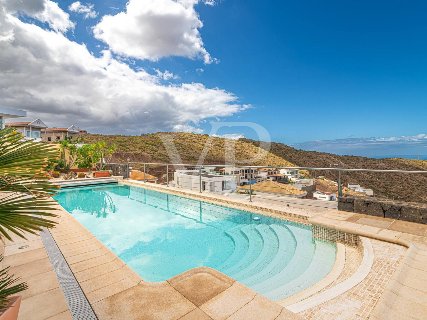 Hervorragende Villa mit Meerblick und Pool in Roque del Conde