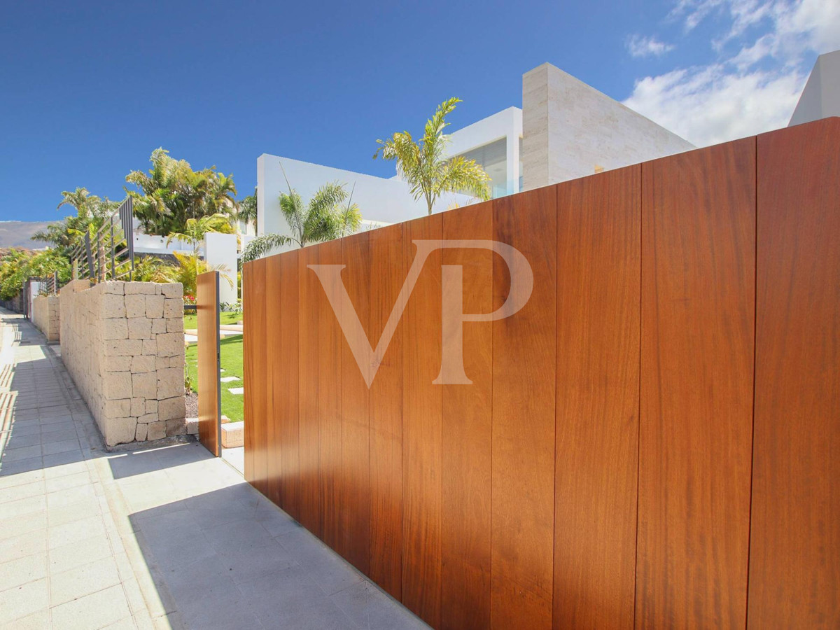 Spectacular villa with a lot of natural light at Golf Costa Adeje