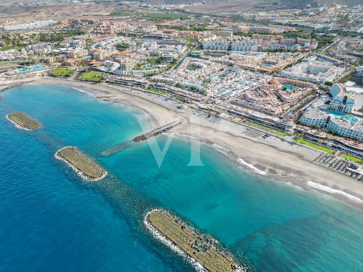 Villa de luxe et moderne en construction à Roque del Conde