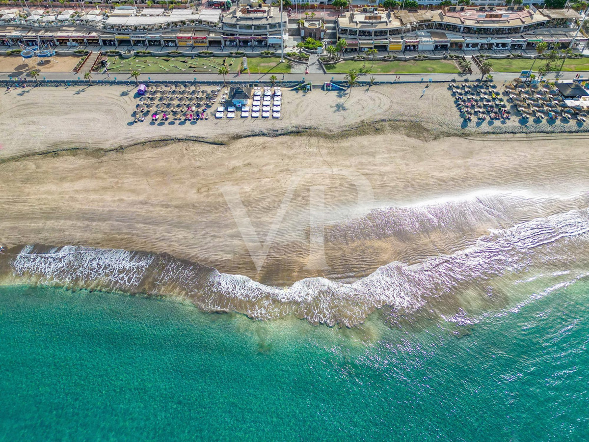 Villa de luxe et moderne en construction à Roque del Conde