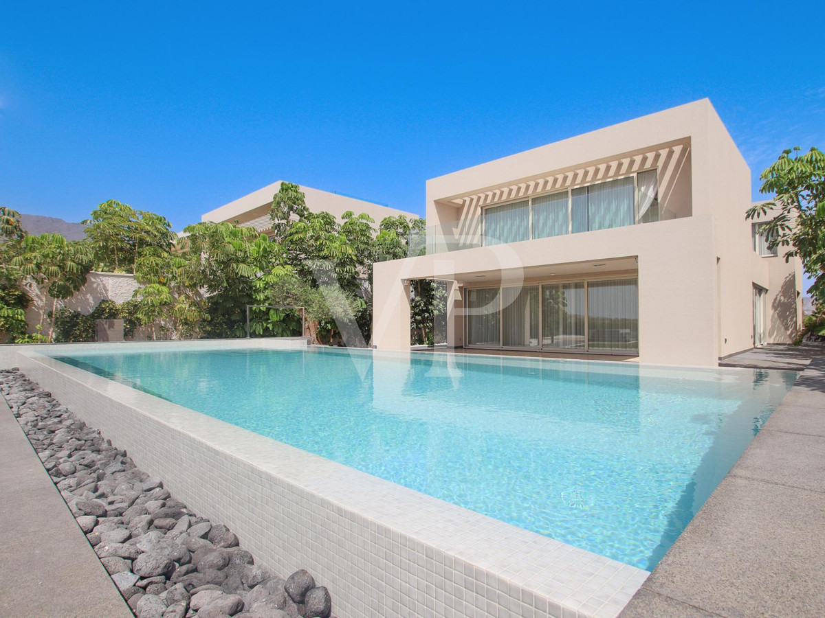 Luxury villa with sea views at the Golf Costa Adeje