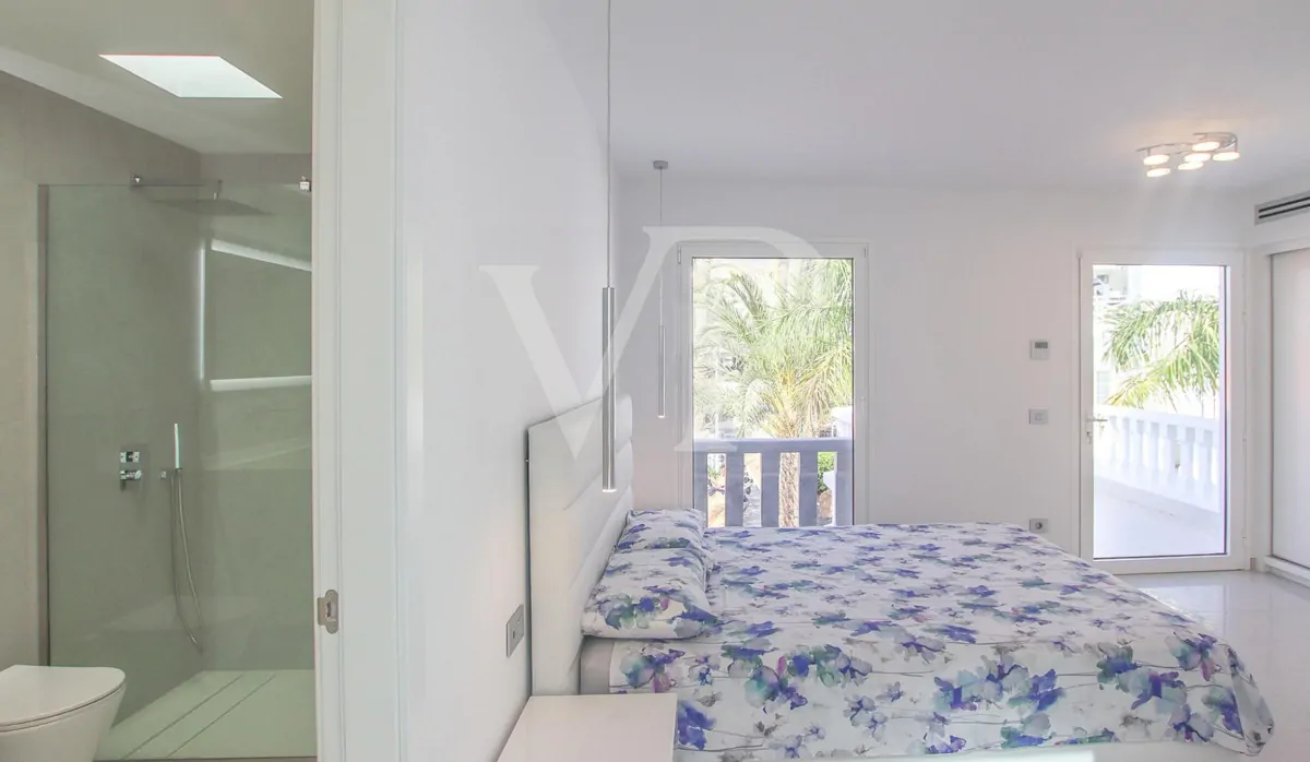 Chalet adosado en primera línea de mar en Playa Fañabe