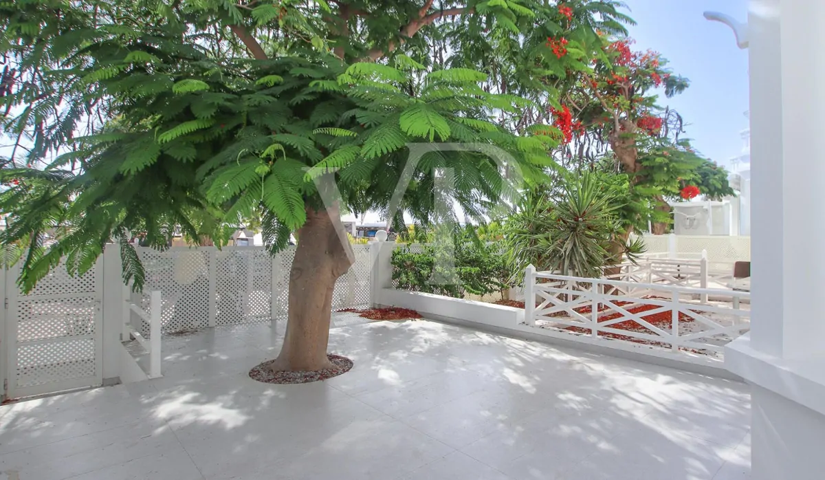 Chalet adosado en primera línea de mar en Playa Fañabe