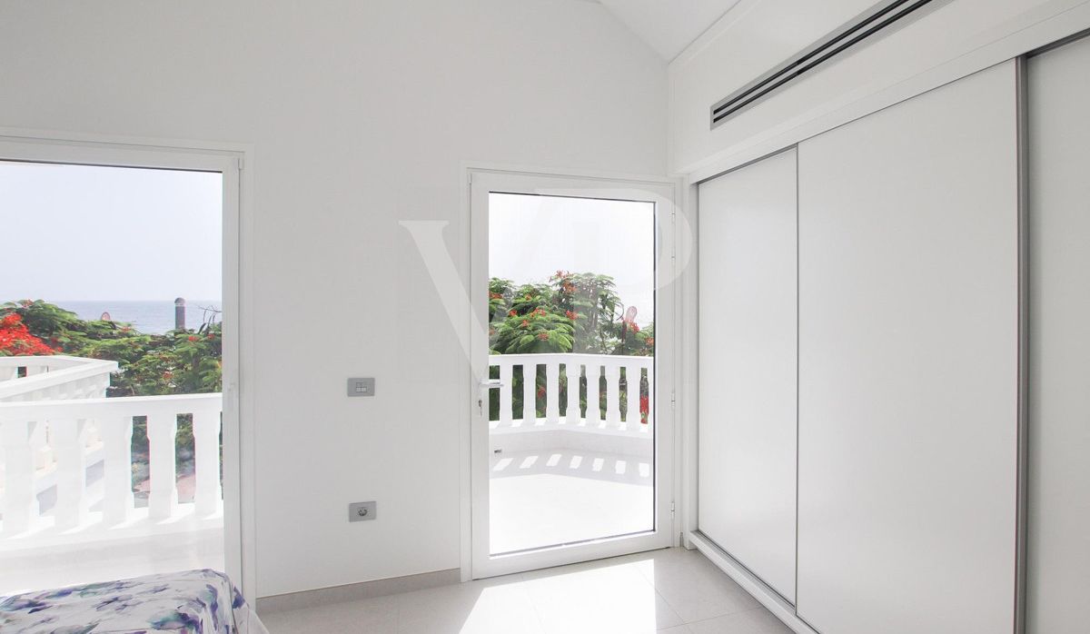 Fantastisches Reihenhaus in in erster Meereslinie am Playa Fañabe