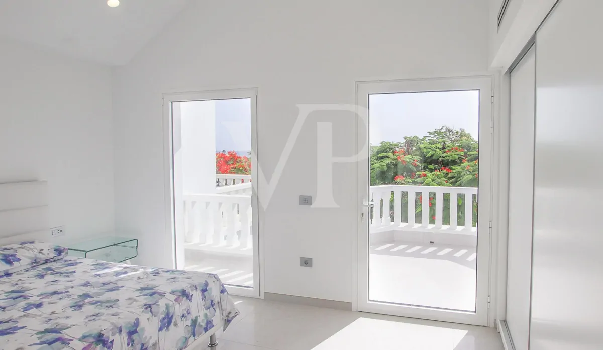 Chalet adosado en primera línea de mar en Playa Fañabe