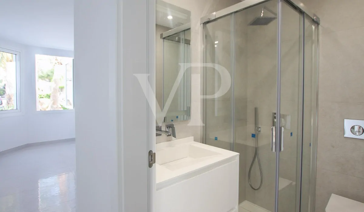 Chalet adosado en primera línea de mar en Playa Fañabe