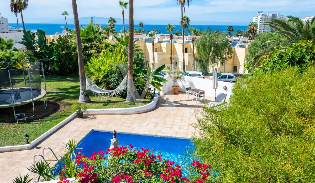 Zwei rundum perfekte Doppelhaushälften mit Meerblick in Playa de las Américas