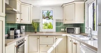 von_poll_real_estate_property_ES223183932_image_49